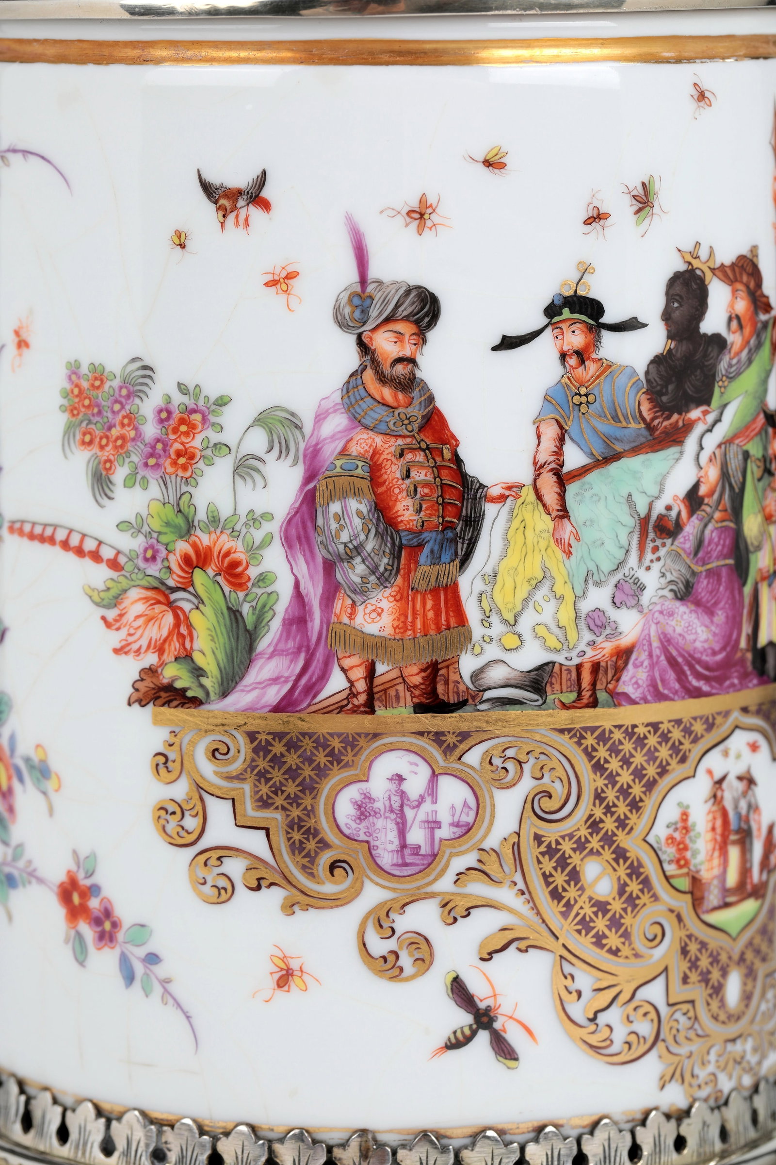 Important lidded jug - 2