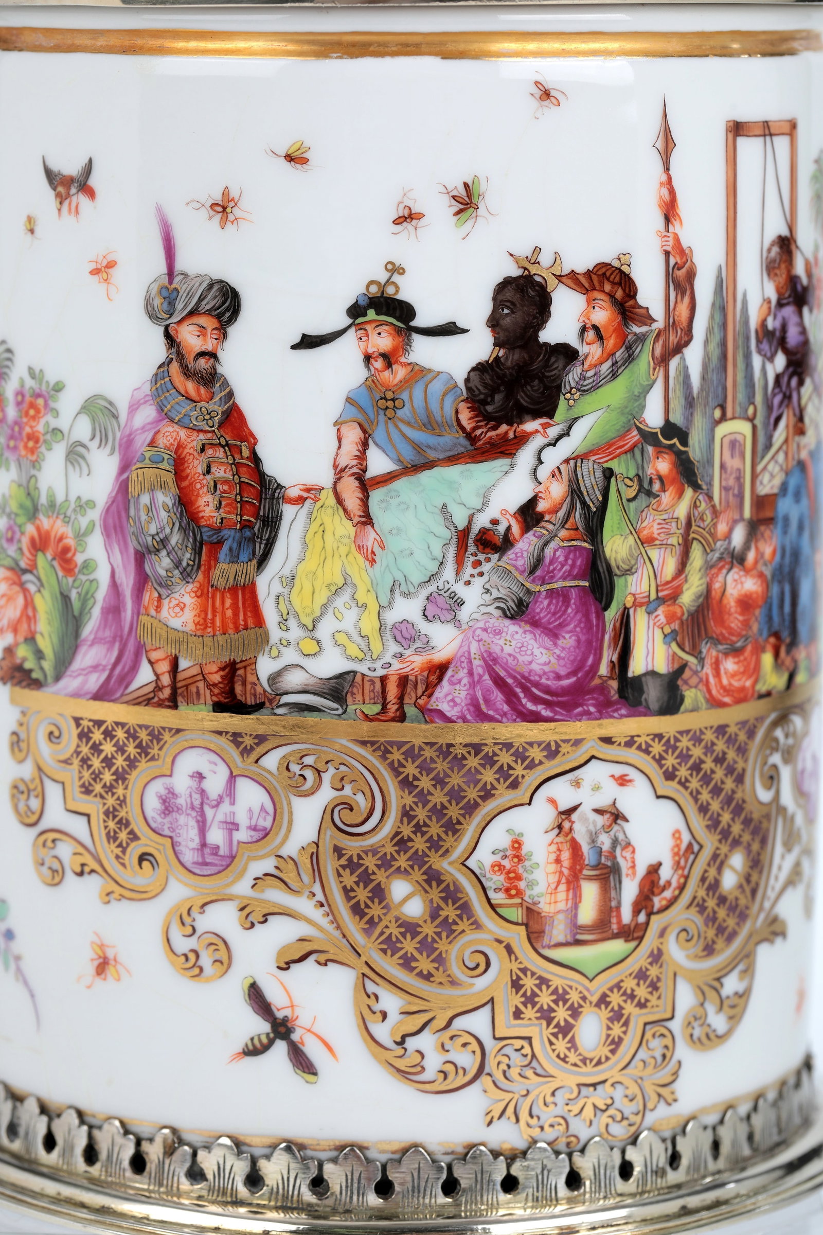 Important lidded jug - 3