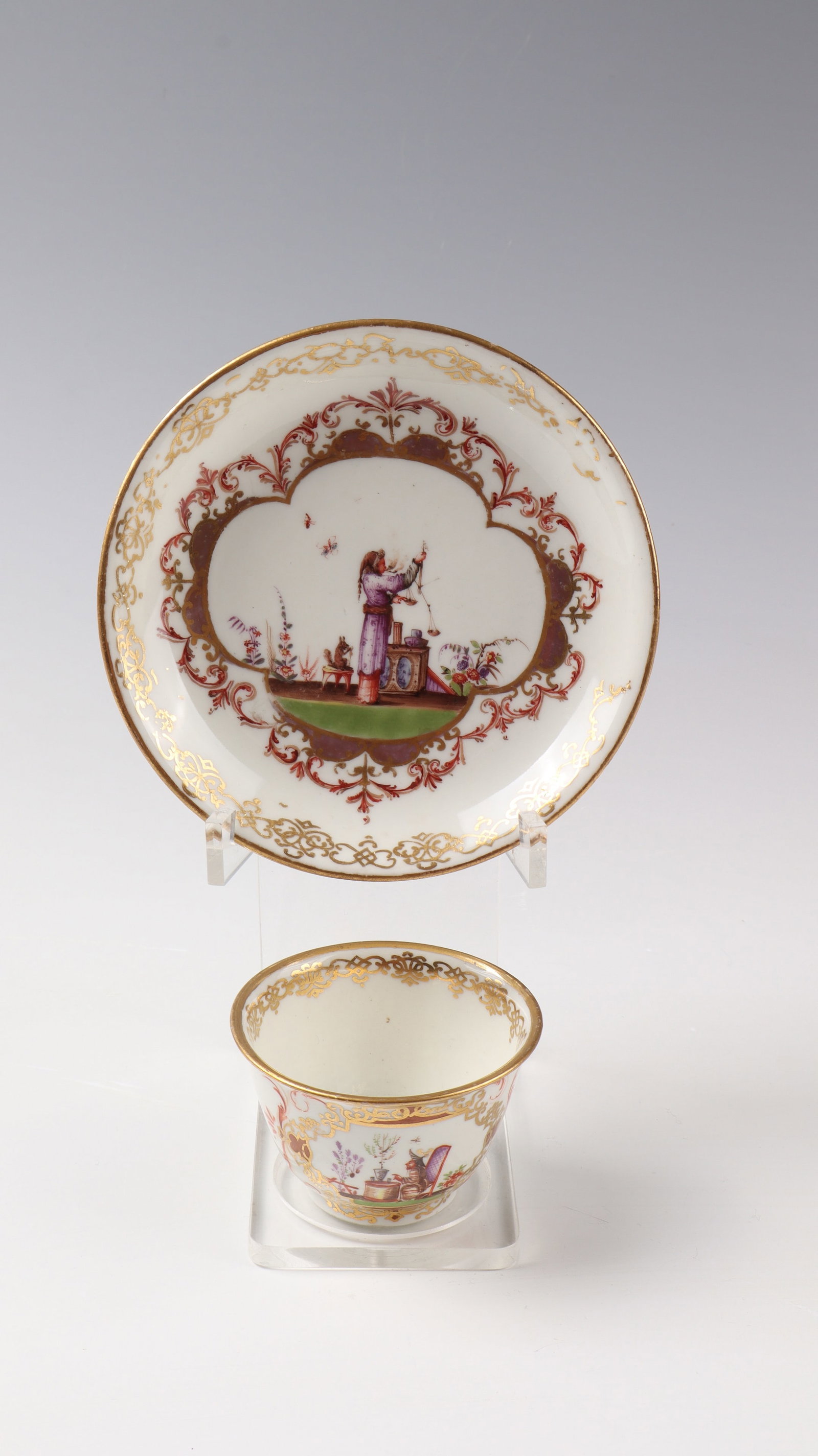 Bowl with lower shell: Small bowl with lower bowl Meissen around 1723/24 porcelain, polychrome painted and glazed. On the front and back walls and on the mirror of the lower bowl, finely painted chinoiseries, surrounded by 
