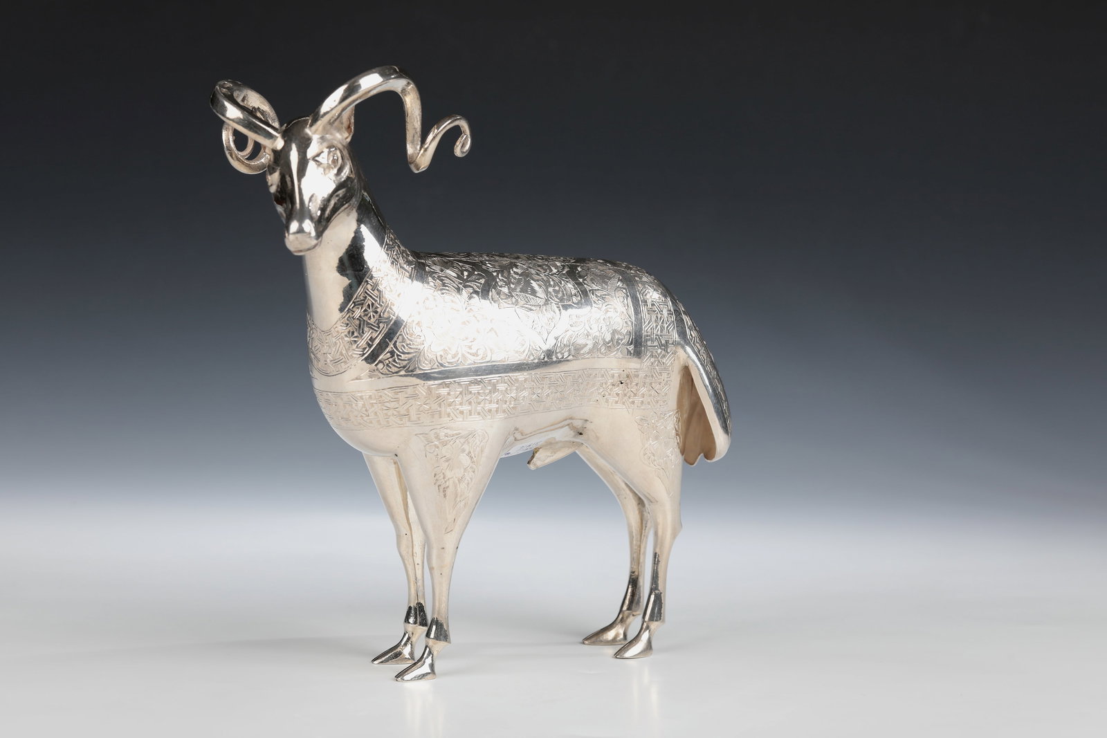 Figurative ornamental object made of silver (1 of 1)