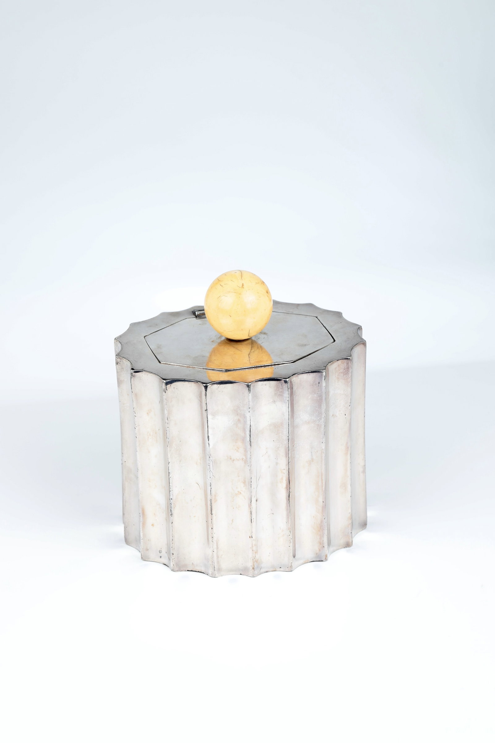 Rare Art Deco Tin: Rare Art Deco box, designed by Josef Hoffmann, Wiener Werkstätten, circa 1930, silver. In cross-section, oval body with wavy wall. Marked in the ground ''Wiener-Werk-Stätte'', ''Made in Austria''