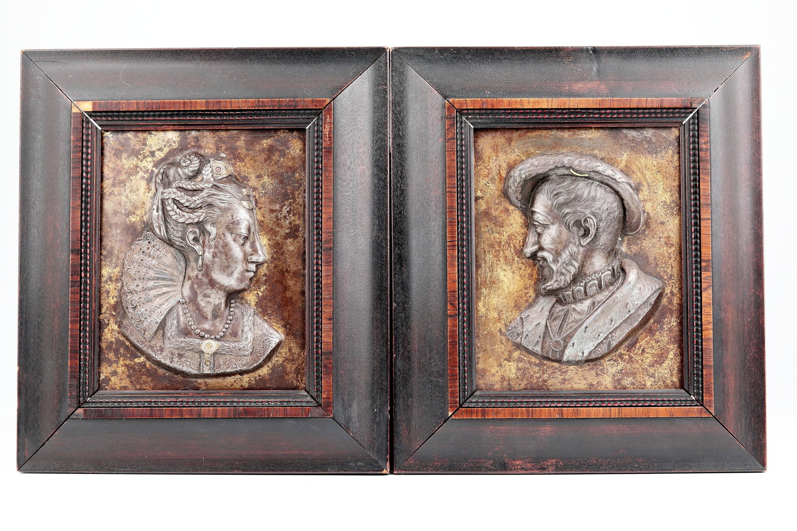 Pair of rare bust portraits: Pair of rare bust portraits In the style of the Renaissance, after 1800 iron, embossed, re-engraved, gilded and silver-plated. The very finely executed work shows noblemen in the costume of the Renais