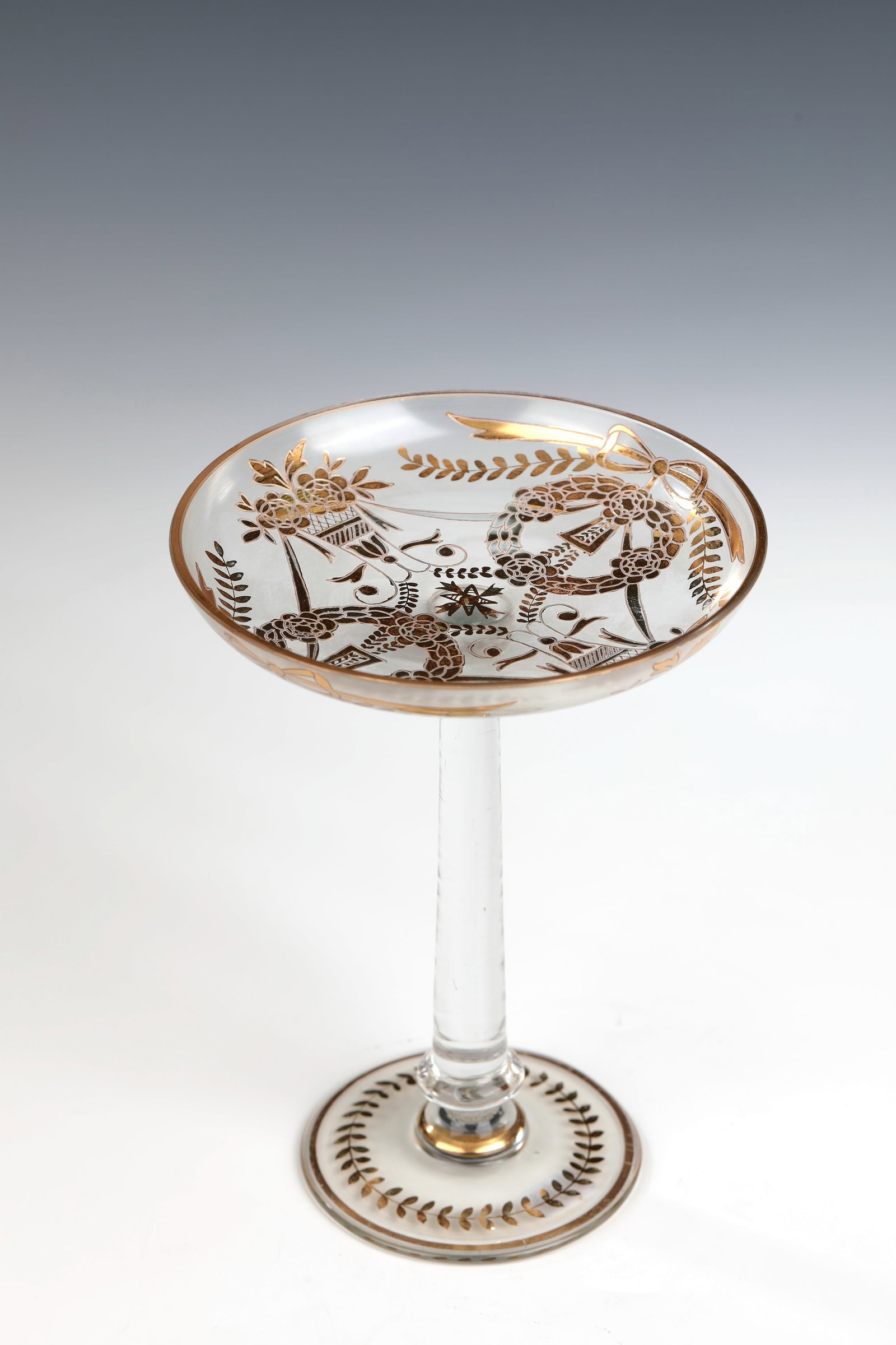 Confectionery bowl: Confectionery bowl Josephinenhütte, Schreiberhau, c. 1900 Colourless glass. Disc base with leaf border. Inside of the extended cuppa with finely cut relief gold painting, rich decoration and