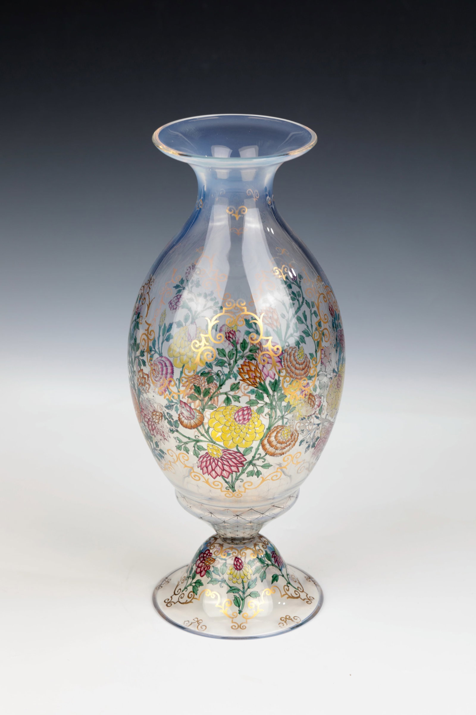 Vase: Vase Alexander Pfohl (design), Josephinenhütte, c. 1919 Colourless, slightly opalescent glass with fine polished gold and colourful transparent enamel painting. Stylized leaf tendril with flowers