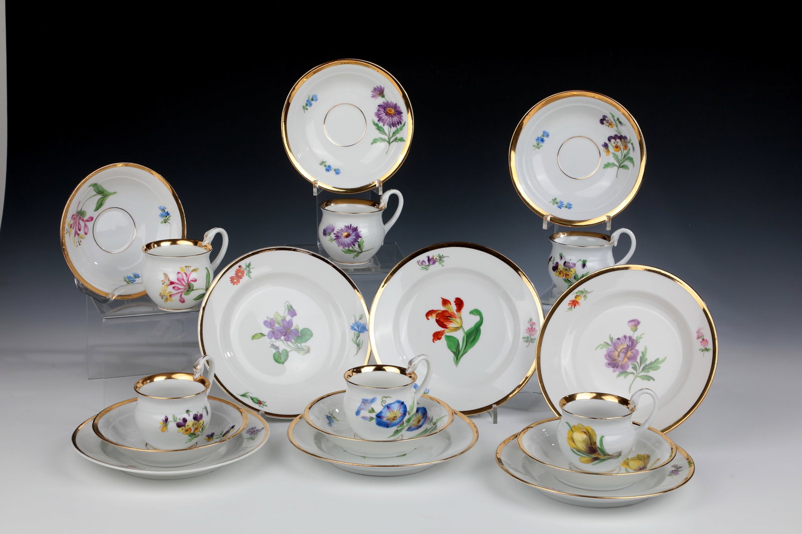 Six place settings with floral décor (1 of 1)