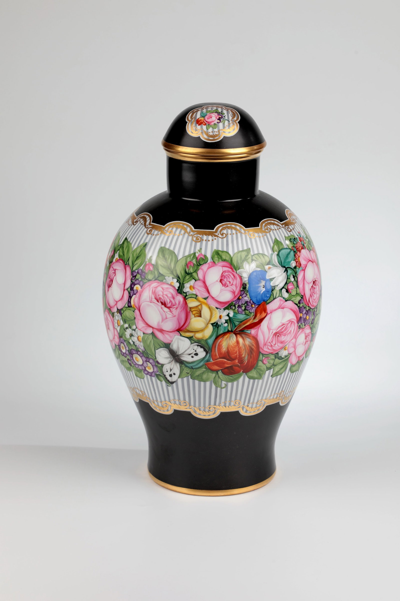 Lidded vase - 2