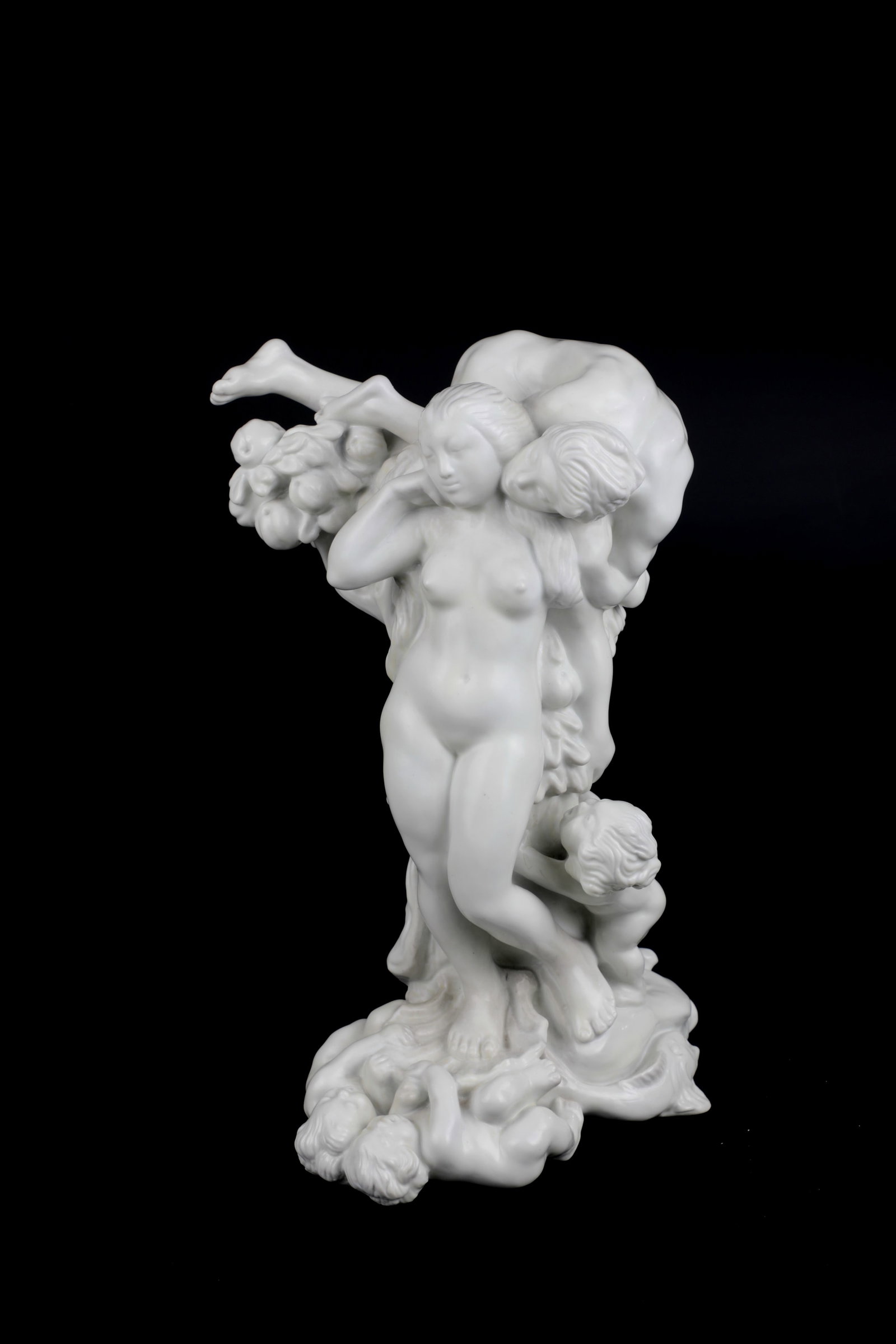 Birth of Venus: Birth of Venus Design Kai Nielsen, Copenhagen, Bing & Gröndahl around 1926 Goddess standing on a shell, leaning against an apple tree, surrounded by cherubs, white glazed. Underside signed
