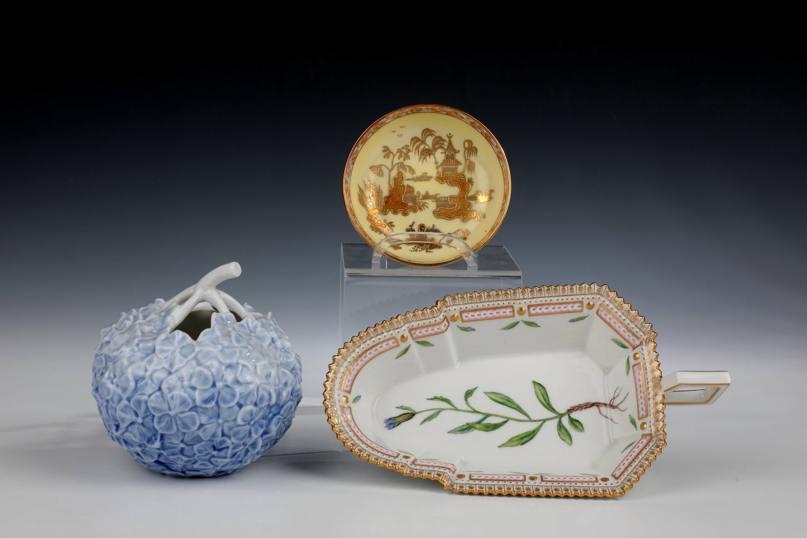 Two bowls and an ornamental vase (1 of 1)