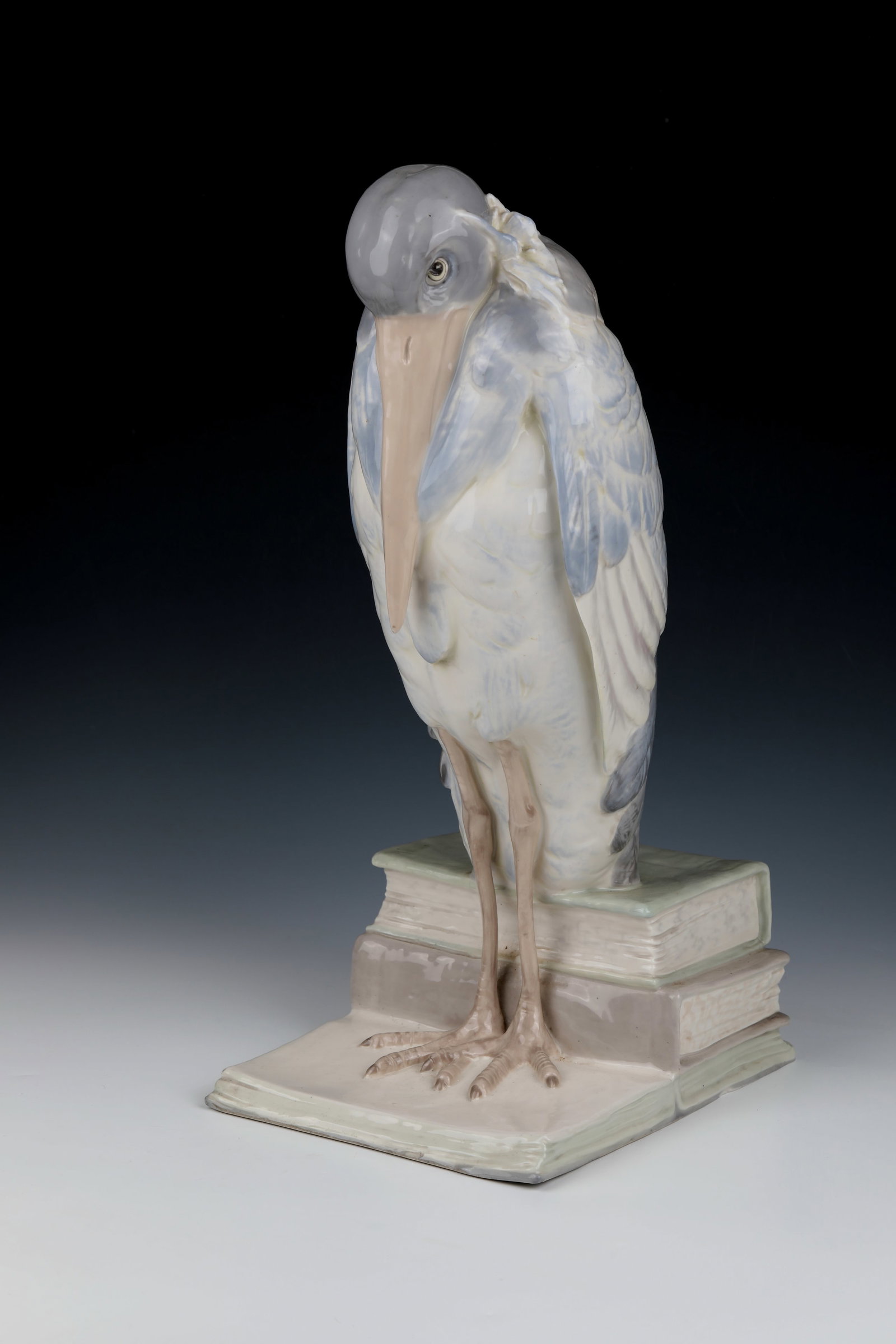 Marabu: Marabu porcelain manufactory Eduard Eichler, Dux/Bohemia, around 1930 Ceramics. Polychrome glazed. Naturalistically designed marabou with a long beak and finely crafted plumage in nuanced shades of