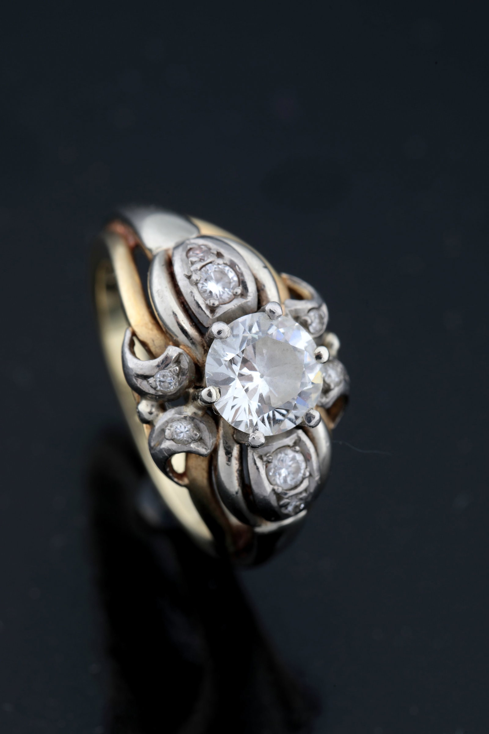 Two-tone diamond ring (1 of 1)