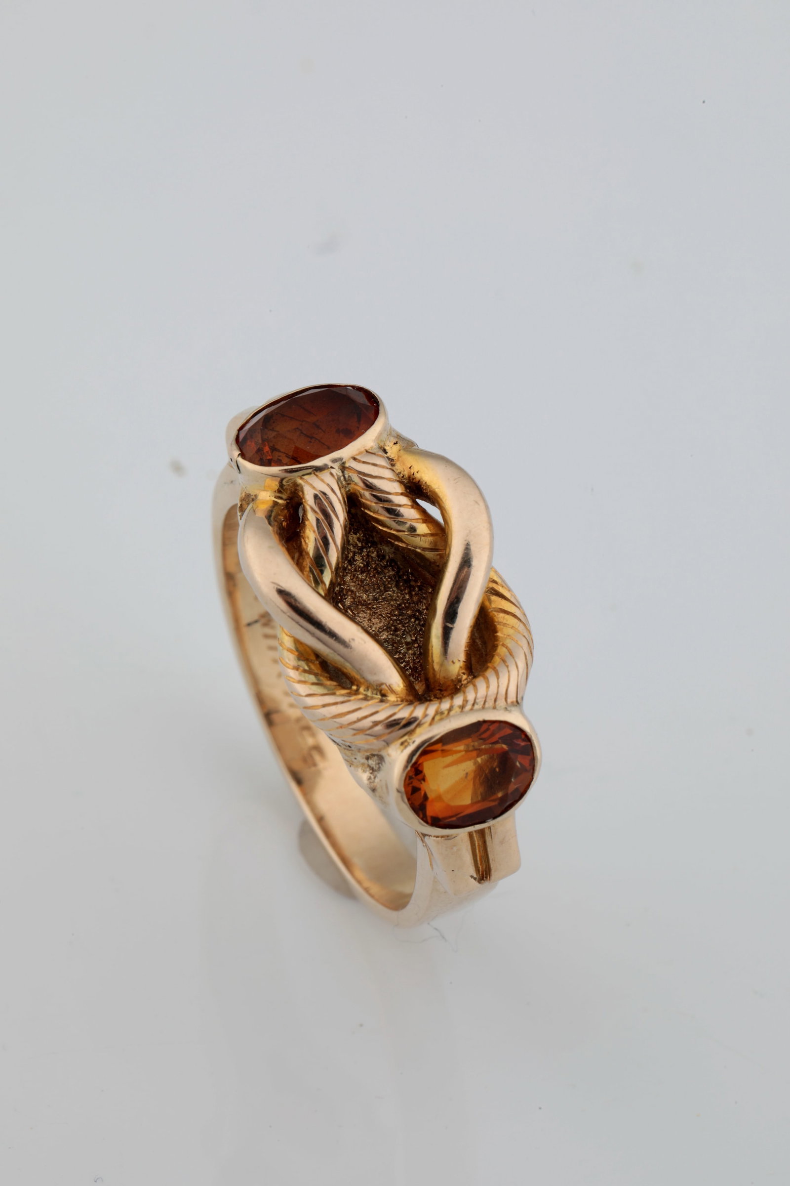 Men's Ring: Men's ring Gold ring made of 14 kt/ 585 GG (acid-tested), with marina knot motif and two faceted orange-brown citrines set on the sides. Inside hand-engraved with the quote ''Fear not, I am with