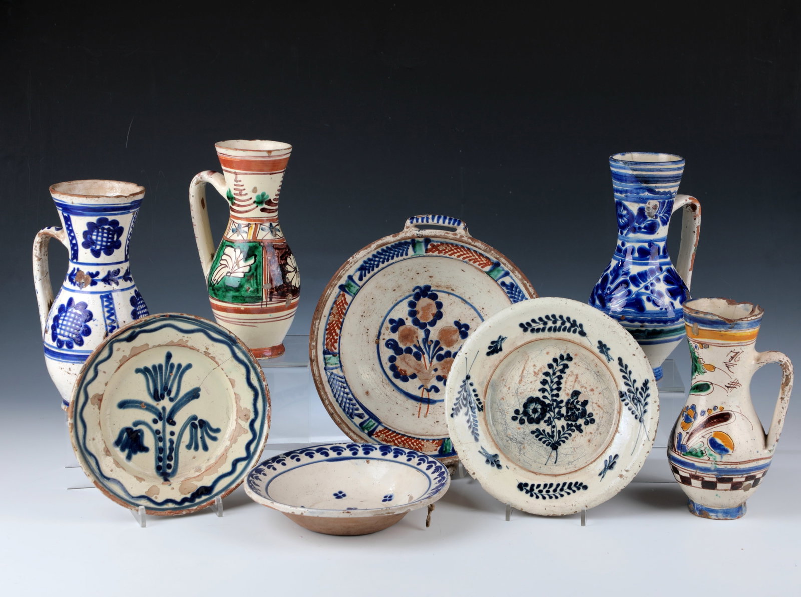 Mixed lot of four jugs, three plates and a bowl (1 of 1)