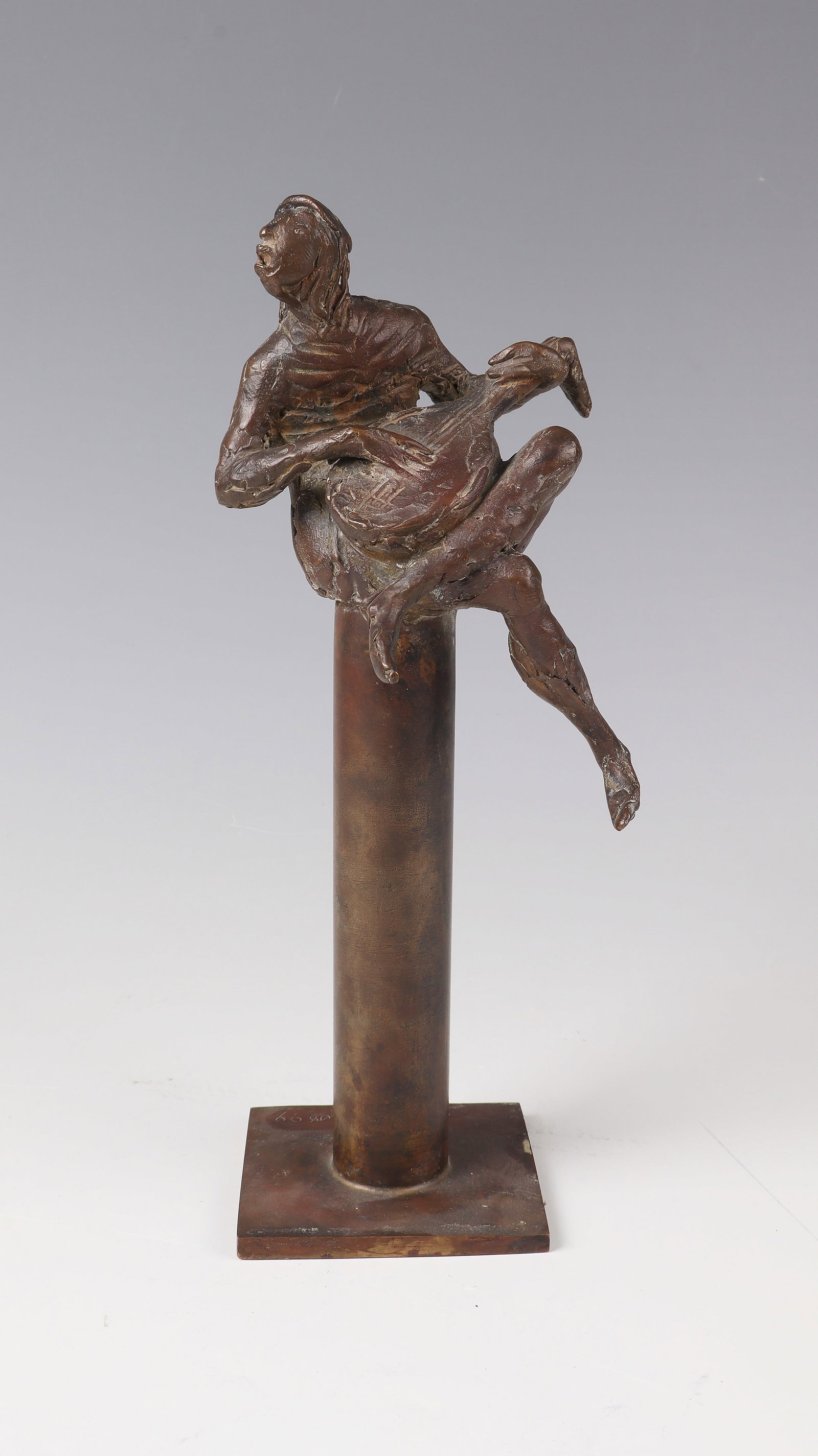 Karl Ulrich Nuss: Karl Ulrich Nuss Stuttgart 1943 - lives and works in Weinstadt, Strümpfelbach Mandolin player 1994. Base top signed: U NUT 94. H. 26 cm