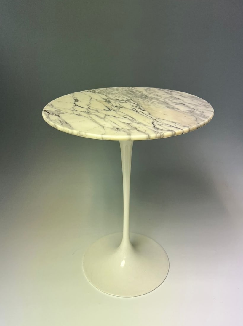 Side table ''Tulip'' (1 of 1)
