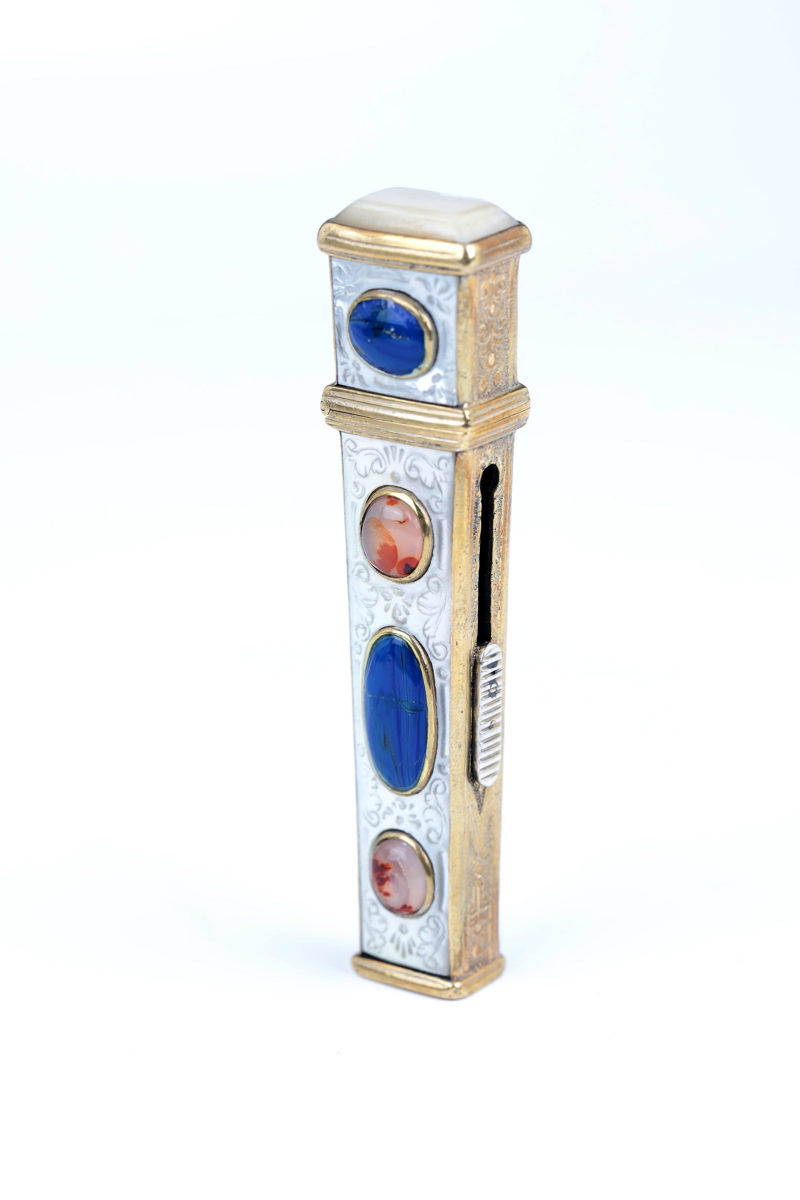 Sealing wax holder with stone embellishment (1 of 1)