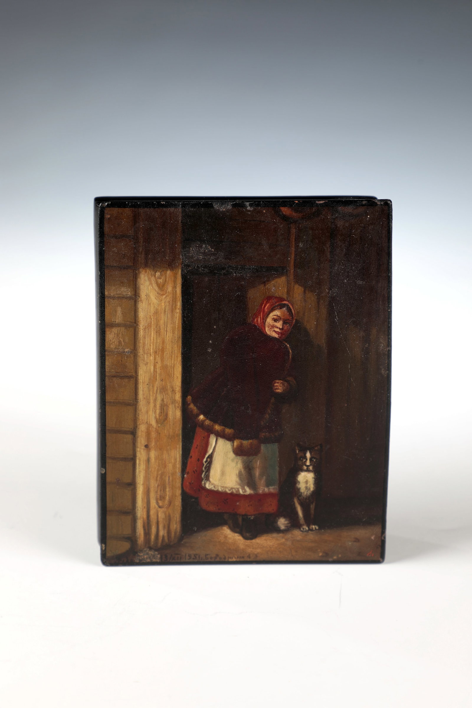 Lacquer can with woman and cat (1 of 1)