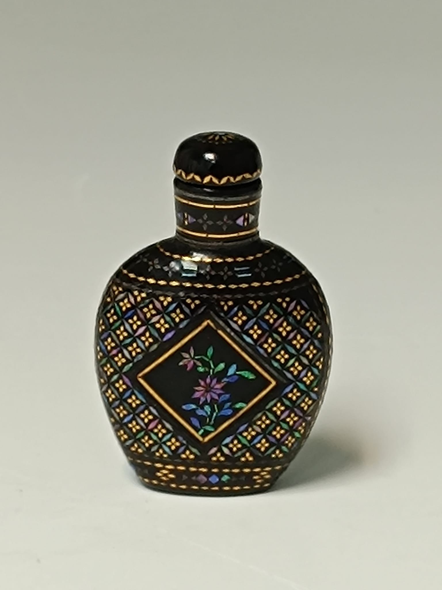 Snuff Bottle ''Laque burgauté'' (1 of 1)