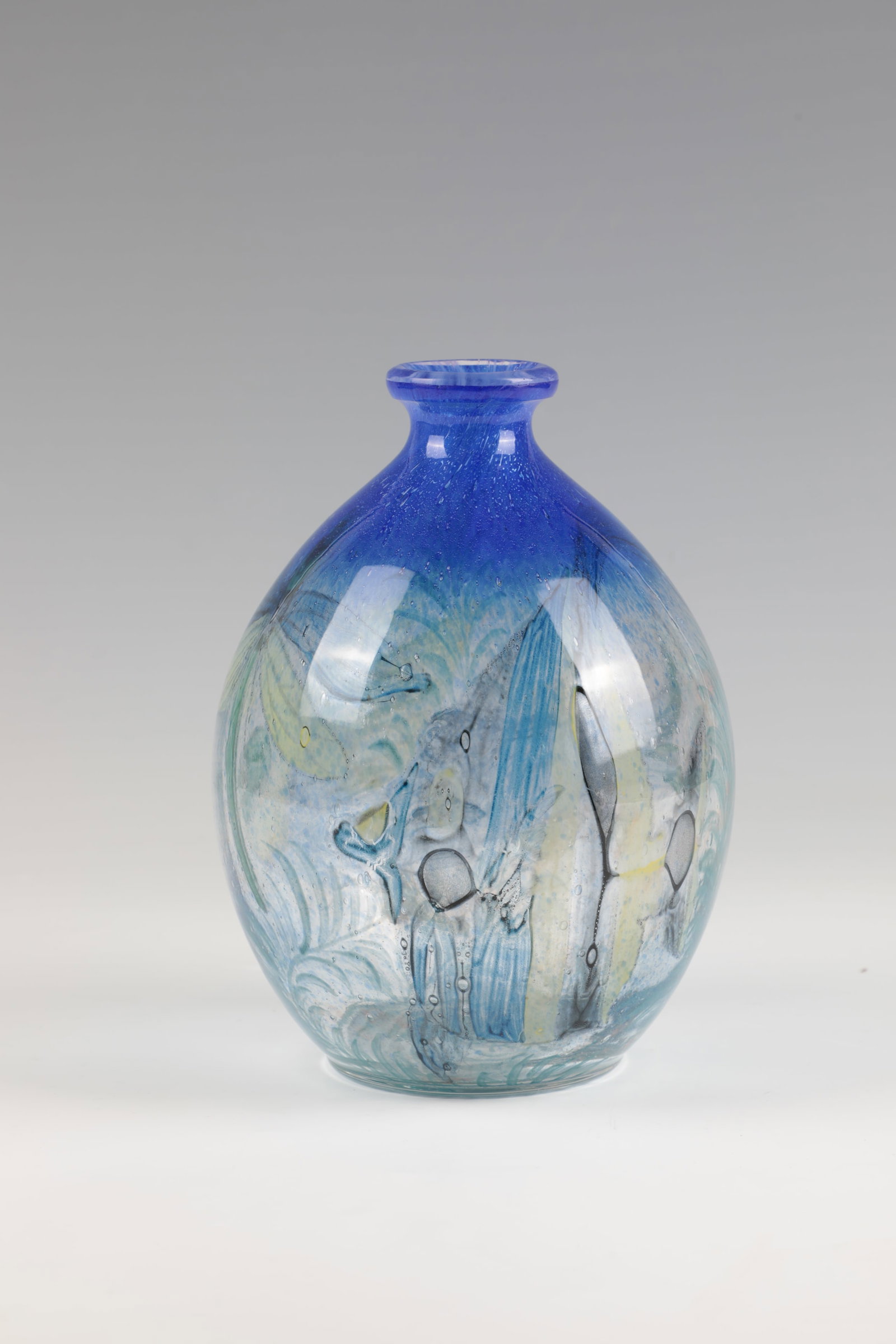 Vase ''Johnolyth'' (1 of 3)