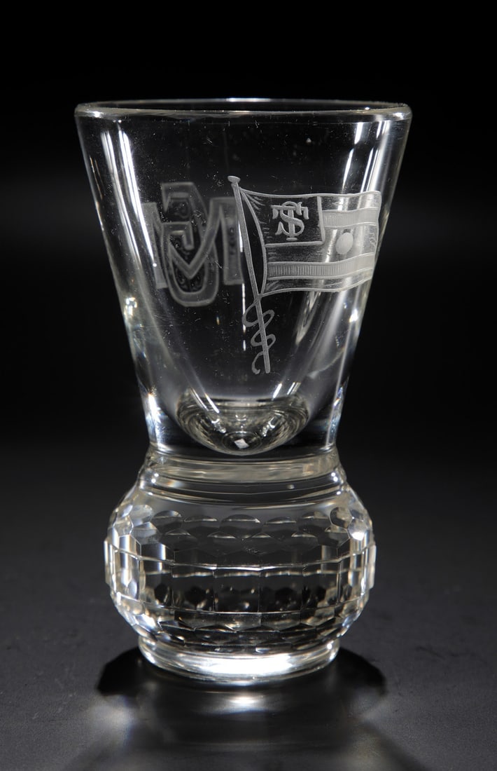 Box glass: Box glass Gräflich Schaffgotsch'sche Josephinenhütte, c. 1920 cannon shape. Spherical, cut-decorated, solid stand. On the widened wall cut flag and ligature monogram ''MG''. H. 12 cm