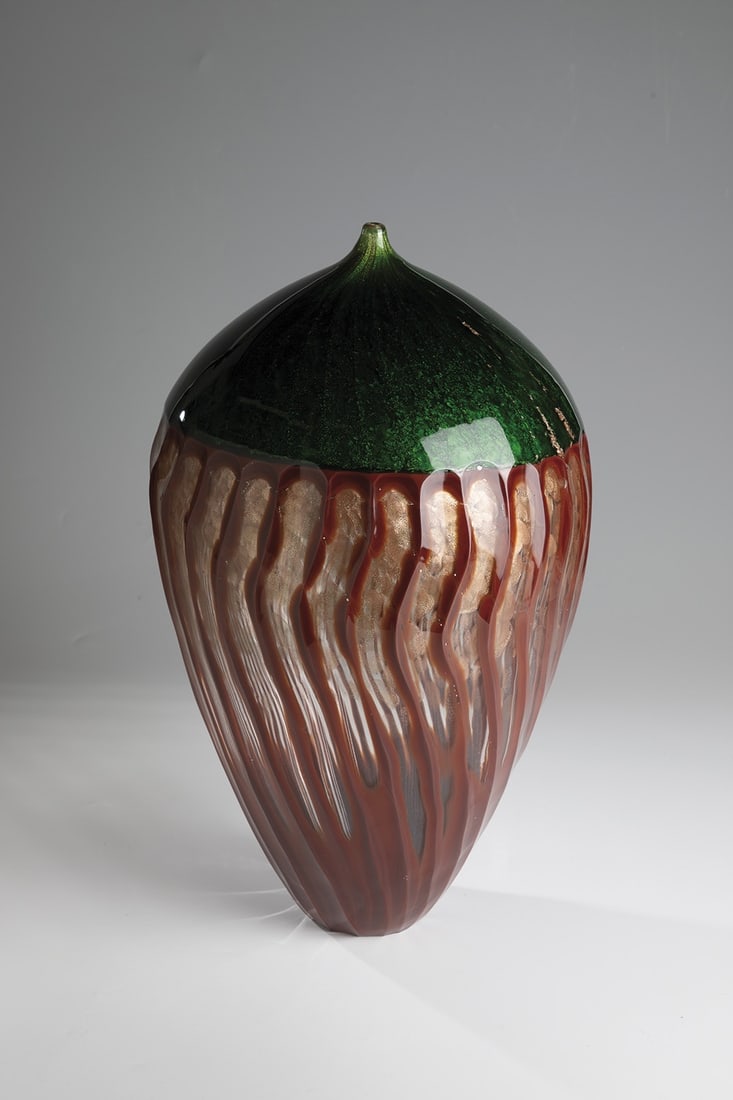 Vase object: Vase object Andrea Zilio, Murano, c. 2000 Aventurine glass, partly cut. Egg-shaped wall, tapering towards the bottom. Height: 44 cm. Vasenobjekt Andrea Zilio, Murano, um 2000 Aventurin-Glas, teils