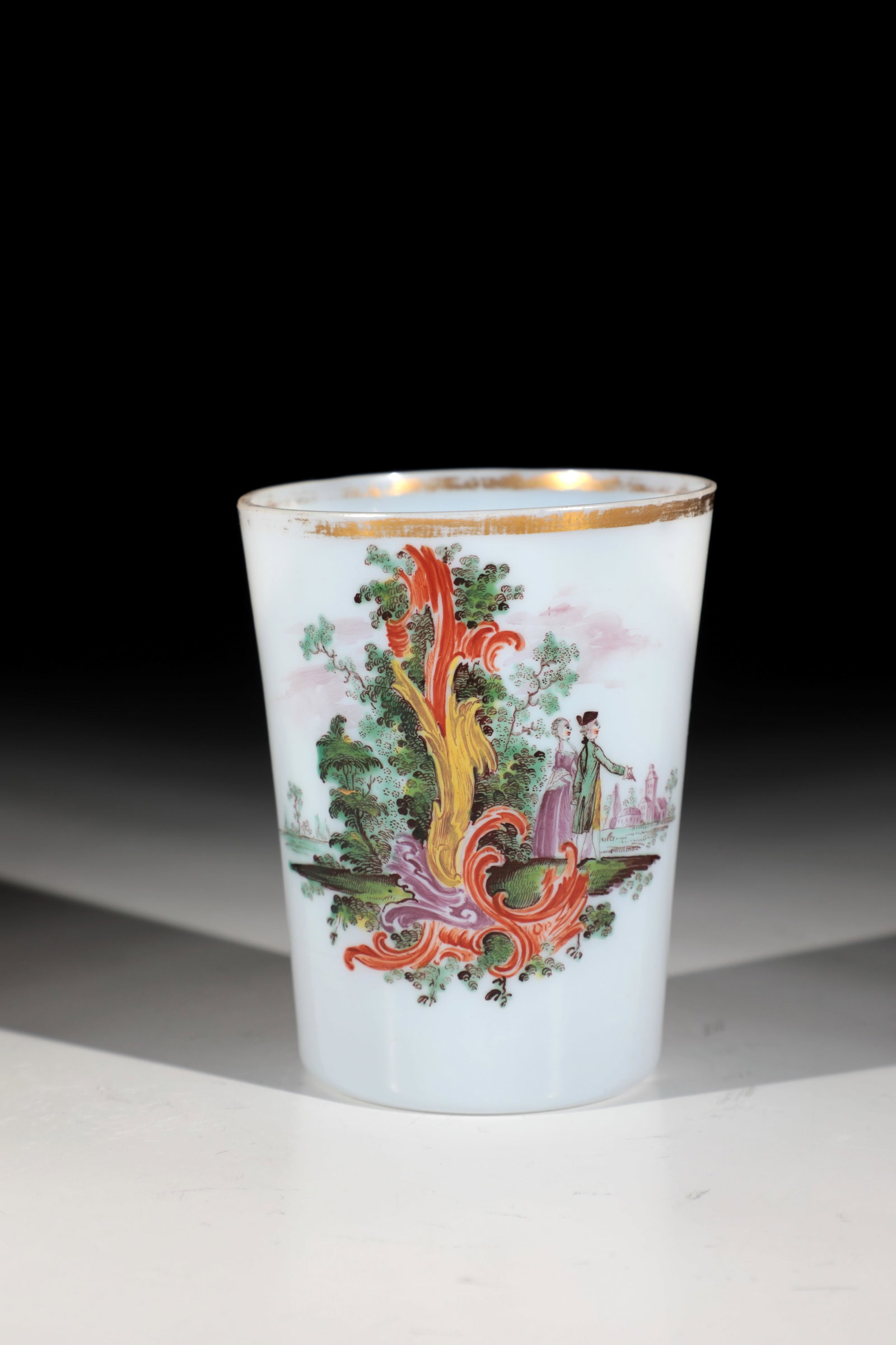 Mug with gallant scene: Goblet with gallant scene Bohemia, E. 18th century, frosted glass. On the slightly protruding wall in polychrome enamel painting, a gallant couple in period costume in tree-lined architectural
