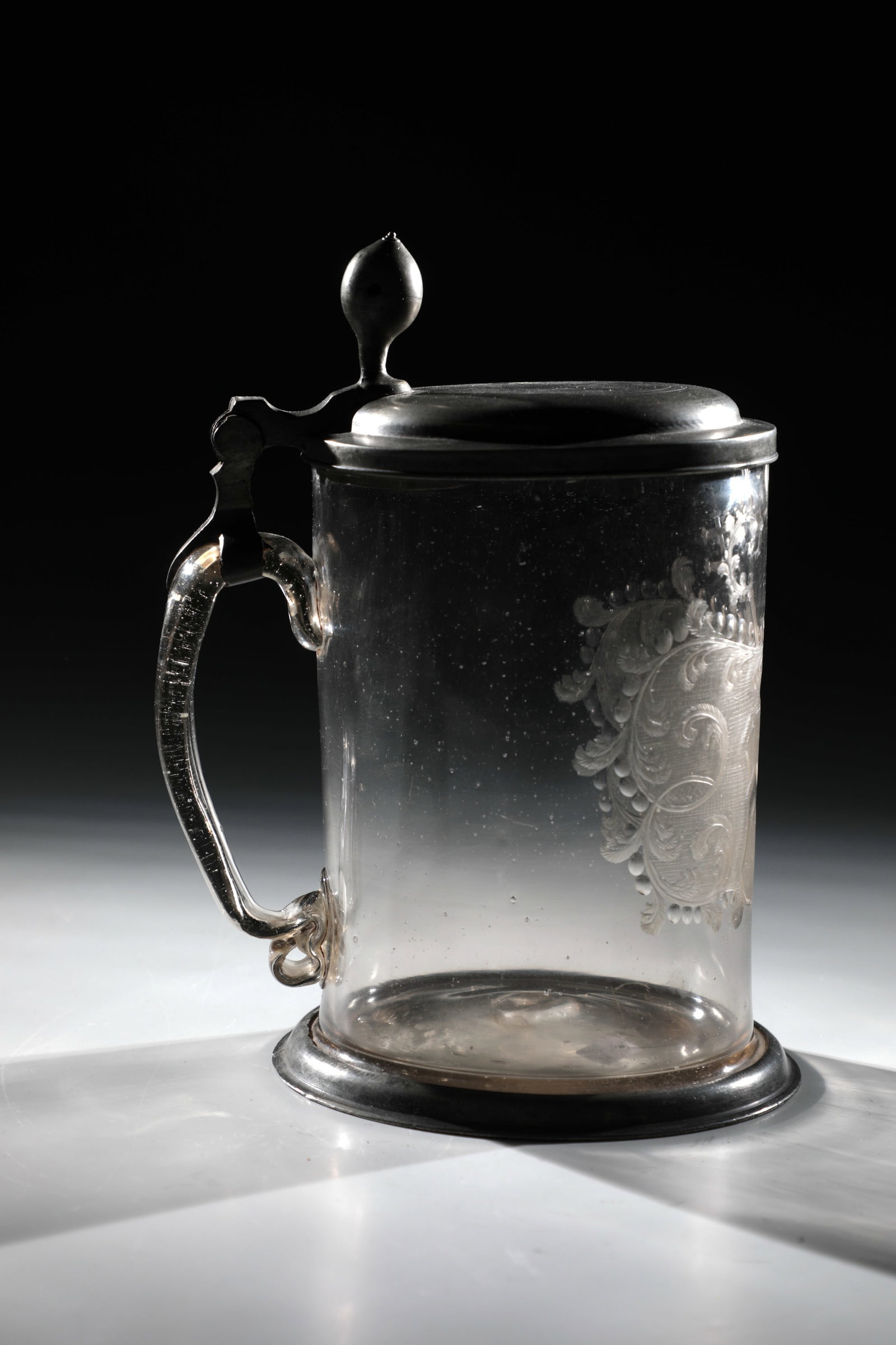 Mug with tin lid and coat of arms of a clerical dignitary - 2