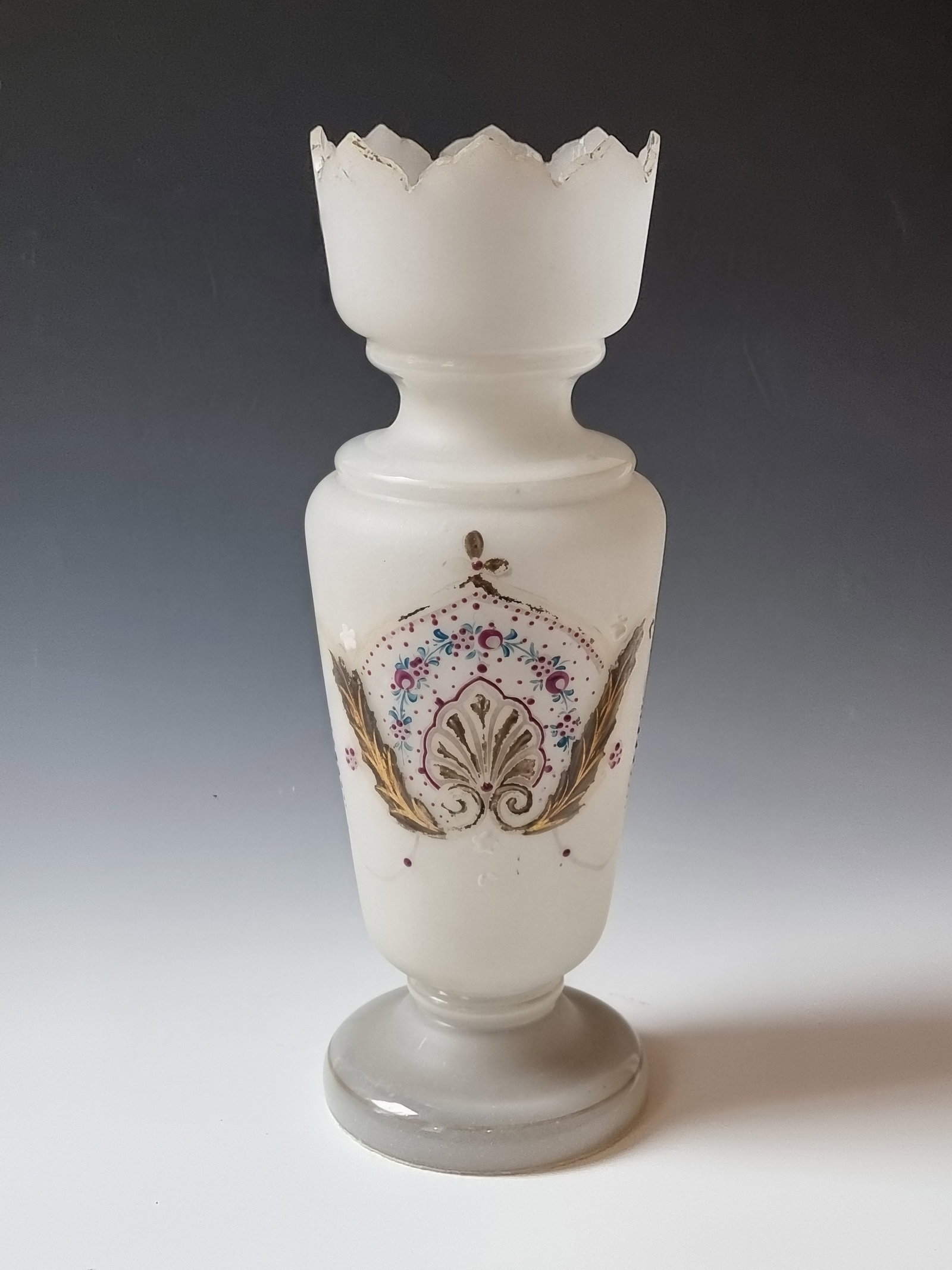 Mixed lot of four alabaster vases - 4