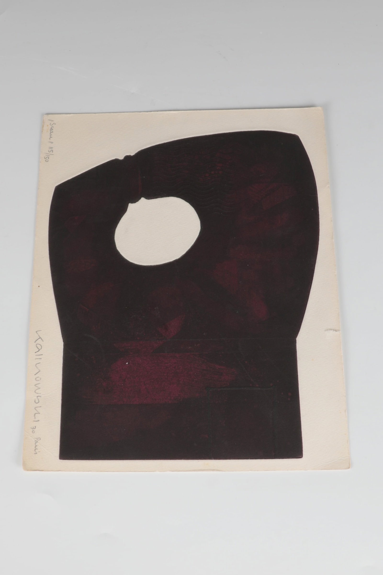 Horst Egon Kalinowski: Horst Egon Kalinowski 1924 Düsseldorf - 2013 ibid. Sceau, 1970, aquatint etching, 115/150, handwritten dated, inscribed and signed. Small crack at the edge of the leaf; the presentation remains