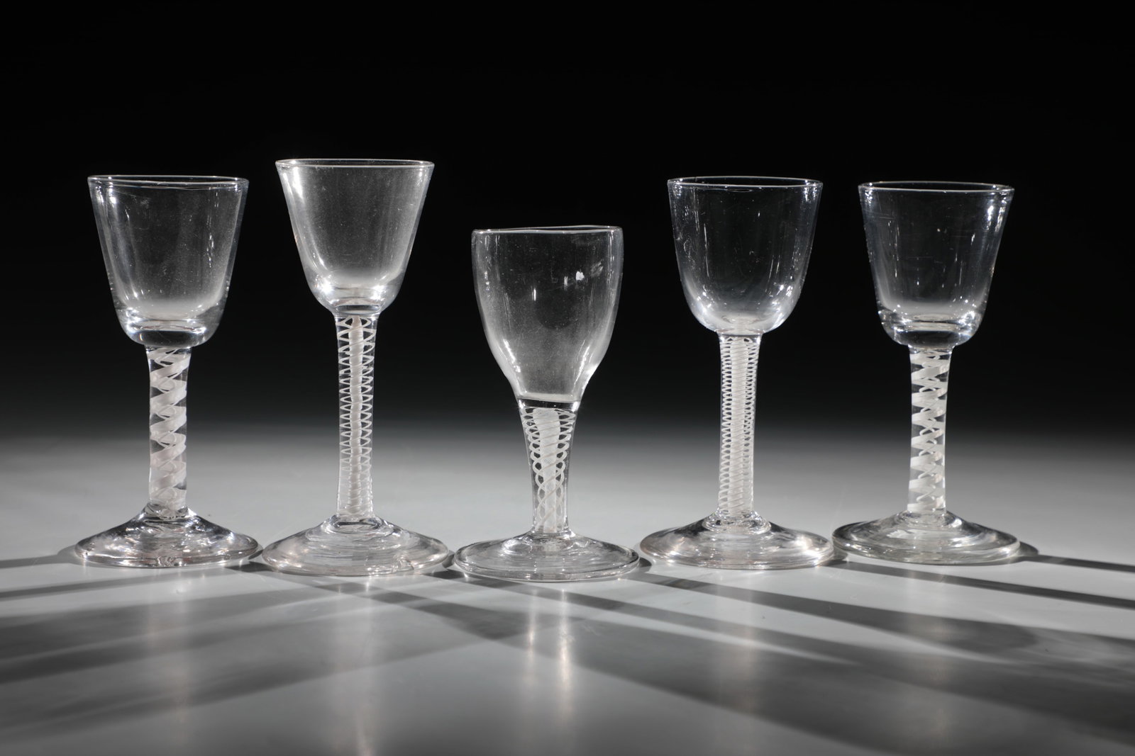 Mixed lot of five thread glasses (1 of 1)