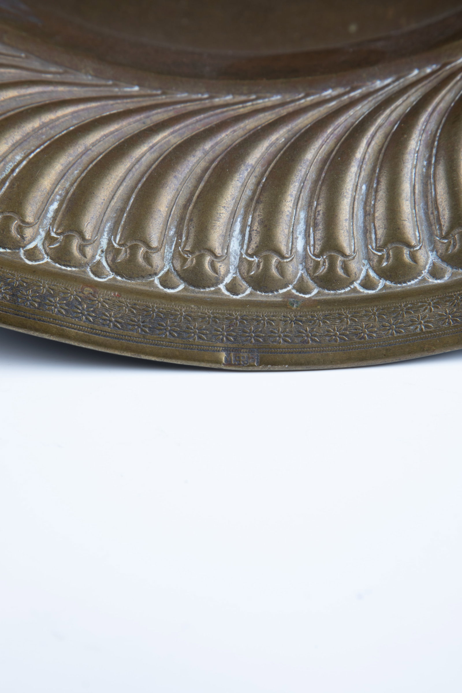 Brass bowl with men's portrait - 3