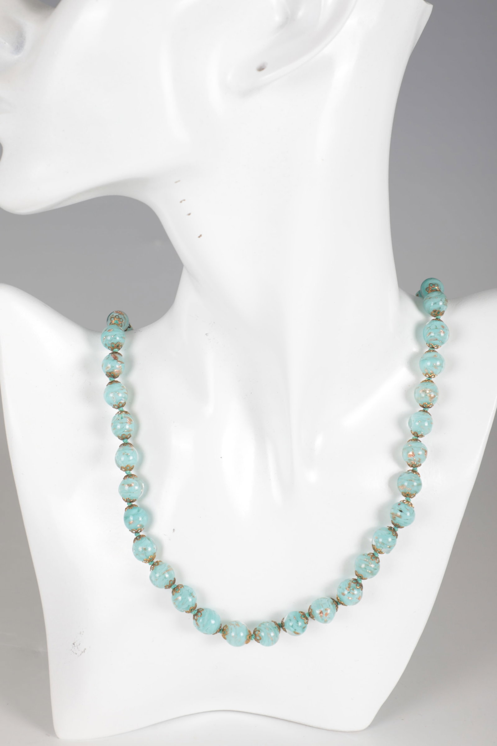Murano glass necklace: Murano Glass Necklace 1950s Murano Glass Spherical Glass Beads in Marbled Baby Sky Blue with Gold Glitter Particles Included. L. ca. 30 cm. Halskette aus Muranoglas Halskette aus kugelförmigen