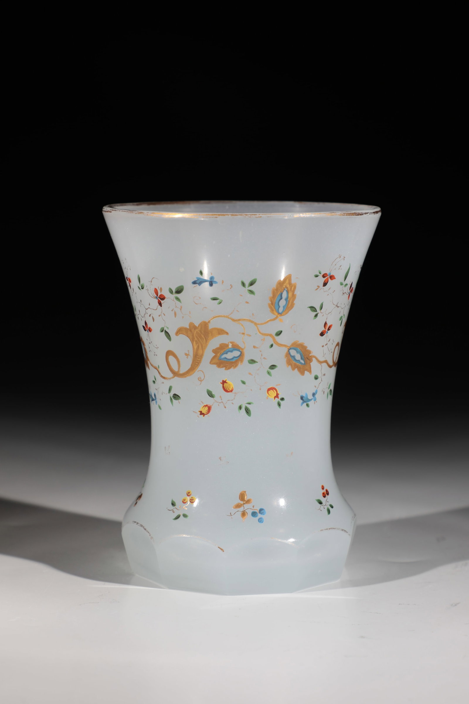 Alabaster Cup: Alabaster Beaker Bohemia around 1840 White alabaster glass with all-round floral decoration in polychrome enamel and impasto gold painting. Gold-plated lip rim rubbed. H. 12 cm. Alabasterbecher