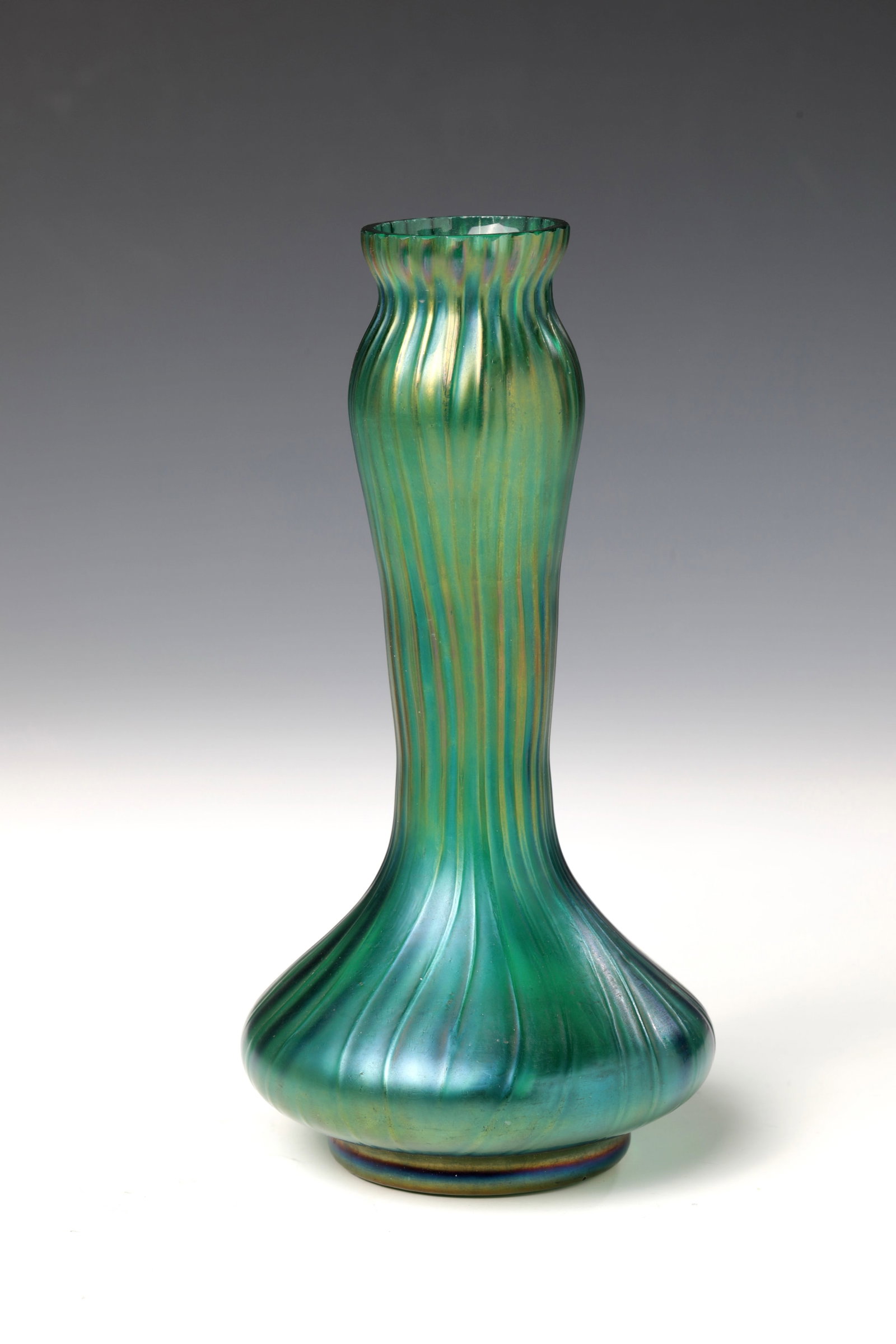 Mixed Lot of Five Vases - 3