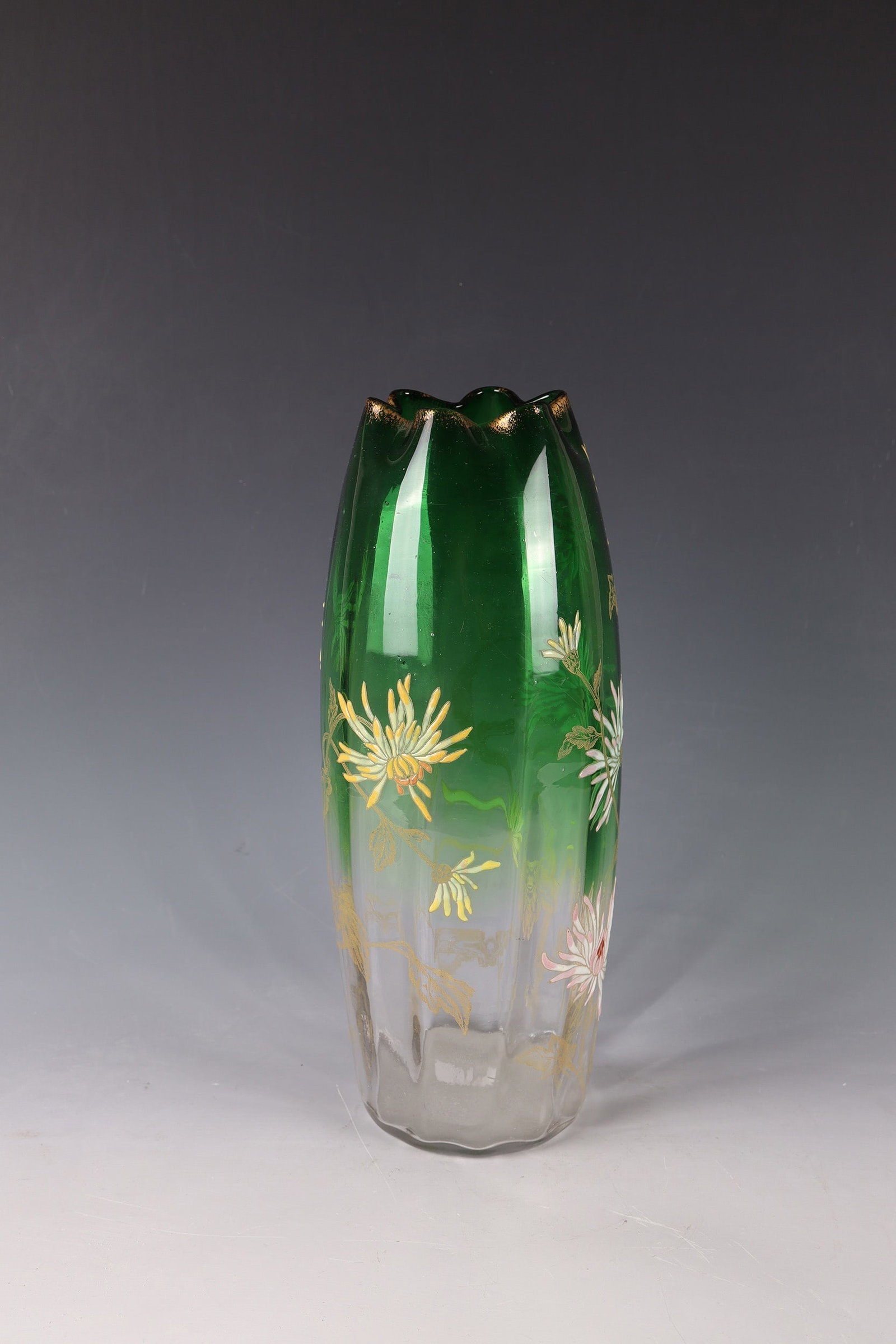 Vase with chrysanthemums - 2