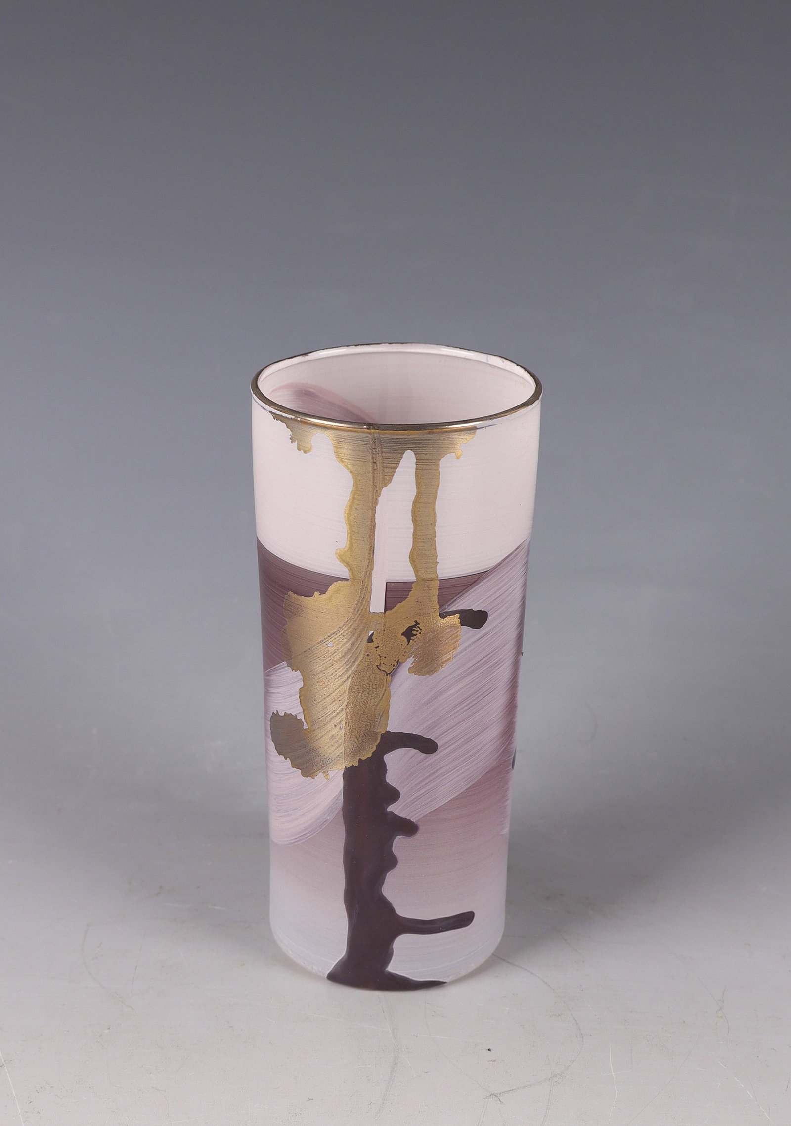 Beaker vase: Beaker vase Chris Nedwed, Vienna, 2.H. 20th century Colourless glass. Painted with wax and glass enamel paints. Partly with gold chandeliers. Underside inscribed with artist's monogram: NC
