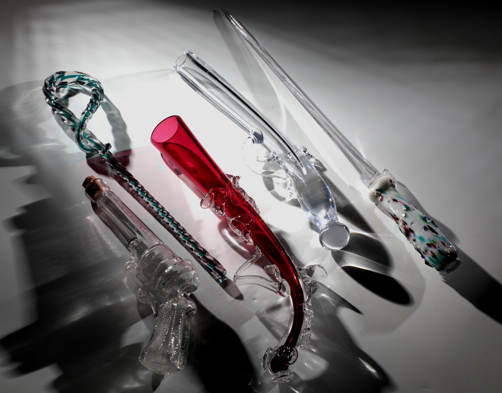Bundle of three pistols and two cutting weapons (1 of 3)