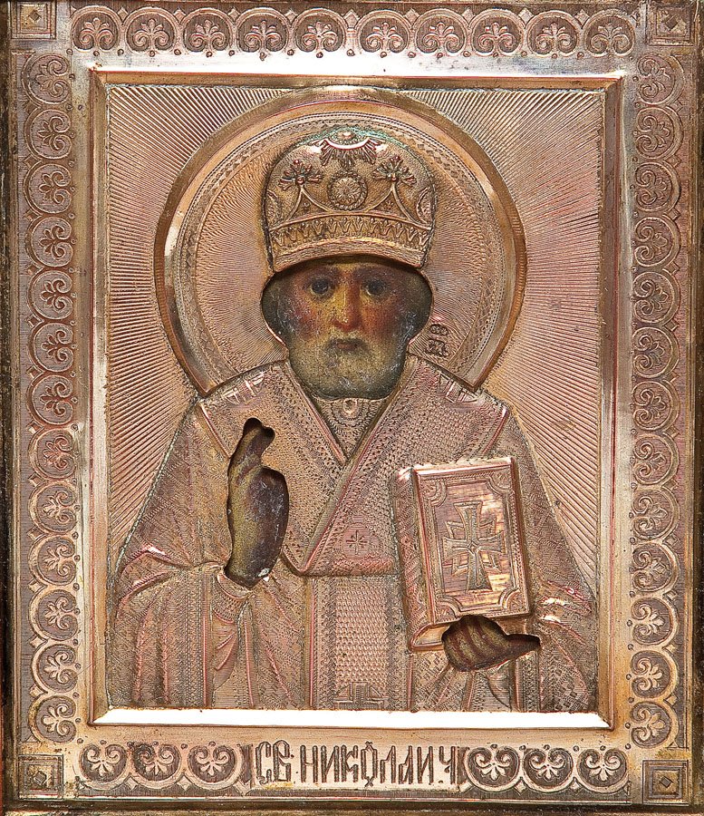 Heiliger Nikolaus von Myra: Heiliger Nikolaus von Myra Russland, um 1900 Eitempera auf Holz. Versilbertes Oklad mit Pseudo-Marken. 13 x 11 cm (ohne Kiot) St. Nicholas of Myra. Tempera on wood panel. Silver plated oklad with spur
