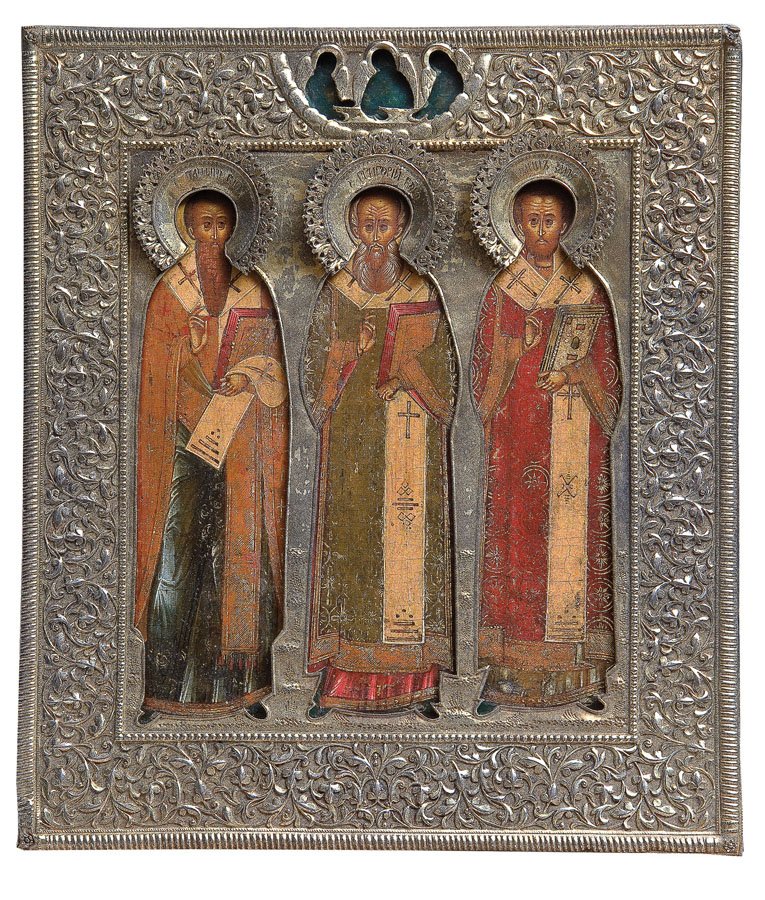 Drei heilige Hierarchen mit Silberriza: Drei heilige Hierarchen mit Silberriza Russland, 18. Jh. (Ikone), Moskau, Iwan Wasilewitsch Zacharow, 1848 (Riza) Nadelholz-Einzeltafel mit zwei Rückseiten-Sponki. Flaches Kowtscheg, Tempera auf Krei