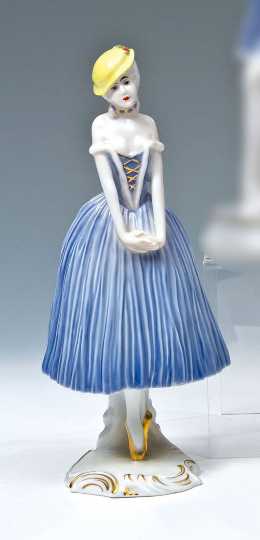 Lo Hesse: Lo Hesse Dorothea Charol (Entwurf), Rosenthal, um 1926 Mit Rocaillen belegter Baumstützsockel. Staffiert in Gold und bunter Unterglasurbemalung. Auf dem Sockel bez.: D. CHAROL (geritzt), unterglasurg