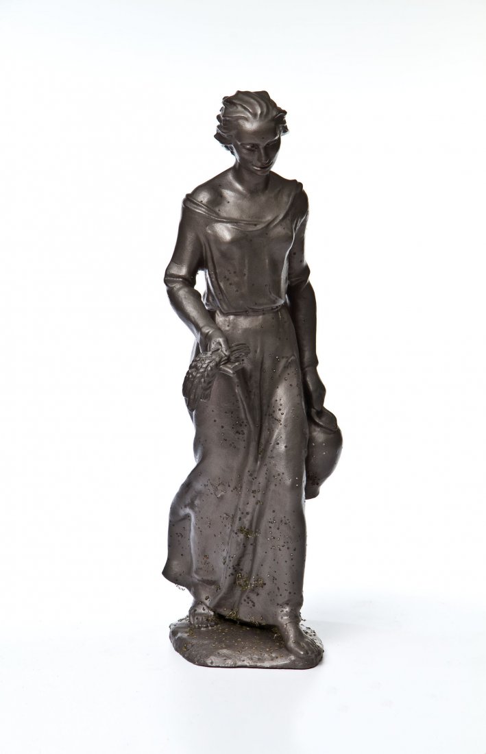 Prof. Heinrich Moshage (nach einem Modell): Prof. Heinrich Moshage (nach einem Modell) 20. Jh. Brot und Wein (Kunstgussplastik). Zinnguss. H. 44 cm Prof. Heinrich Moshage (nach einem Modell) 20. Jh. Brot und Wein (Kunstgussplastik). Zinnguss. H