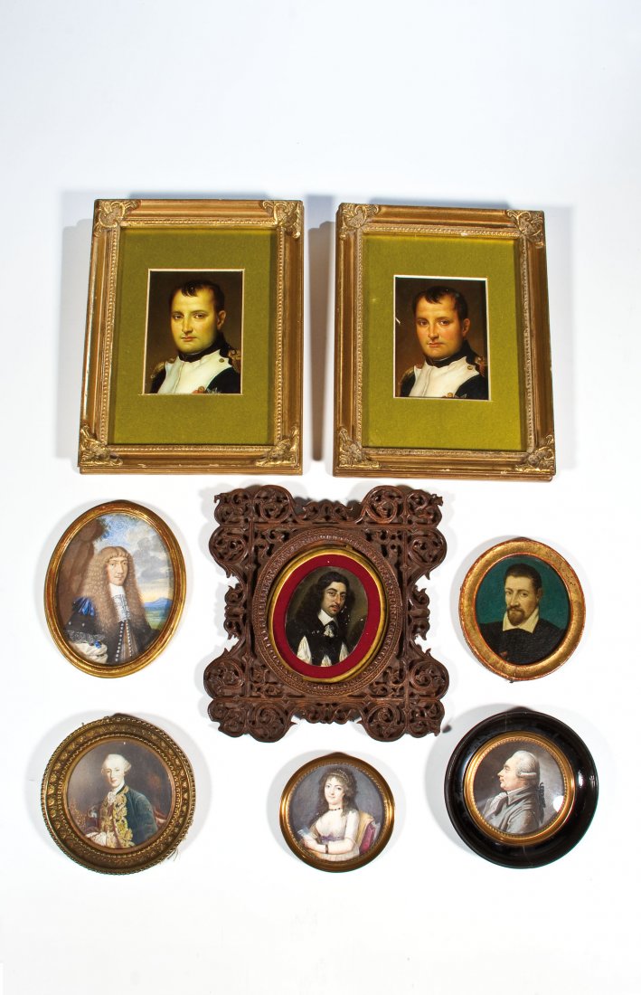 11 Miniaturen: 11 Miniaturen 20. Jh. Konvolut von 11 Miniaturen: Damen sowie Herrenbrustportraits. u.a. Gouache auf Elfenbein sowie polychrom emaillierte Kupferplaketten. Teilweise in Holzrahmen oder in fein ziselie