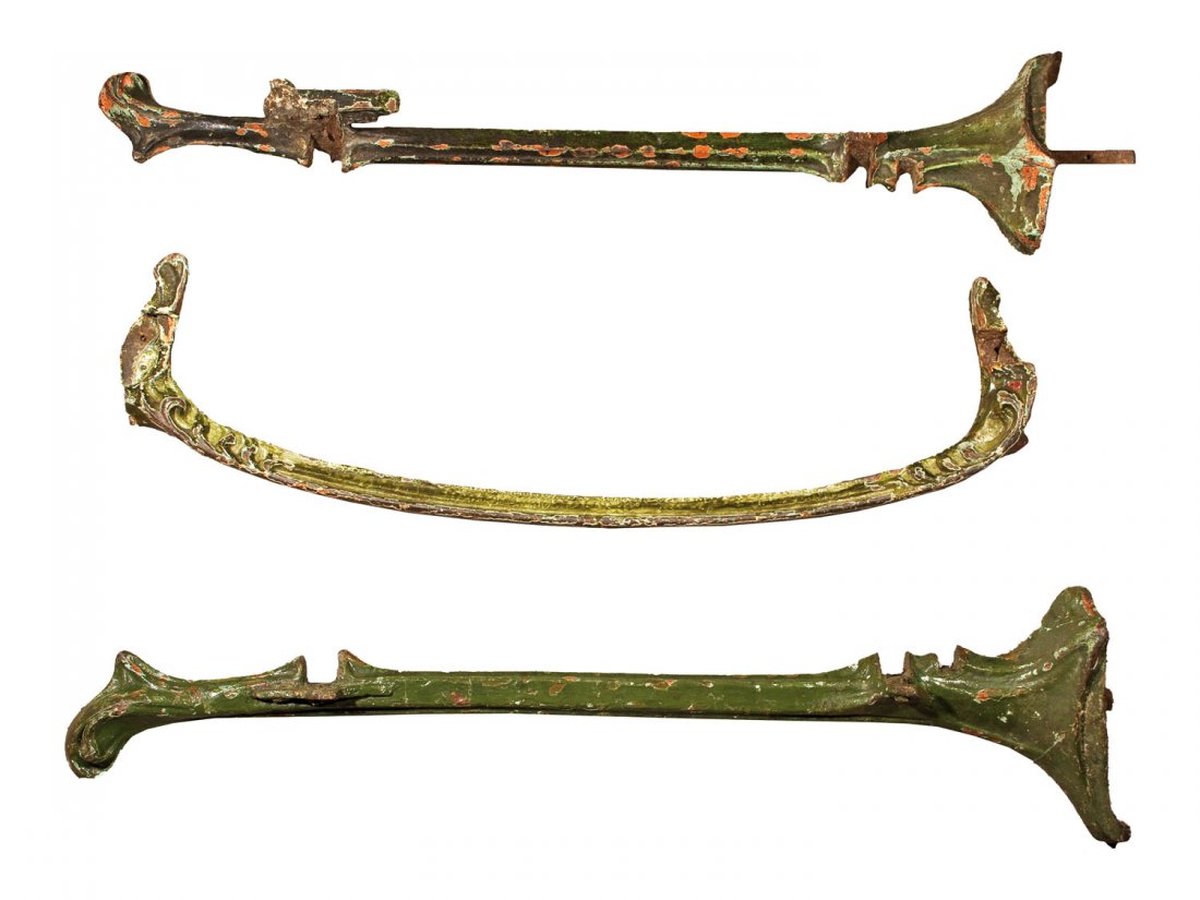 Drei Architekturfragmente einer französischen: Drei Architekturfragmente einer französischen Metrostation Frankreich, um 1900 Gußeisen. Geschweifte Form. Besch. L. ca. 100 cm