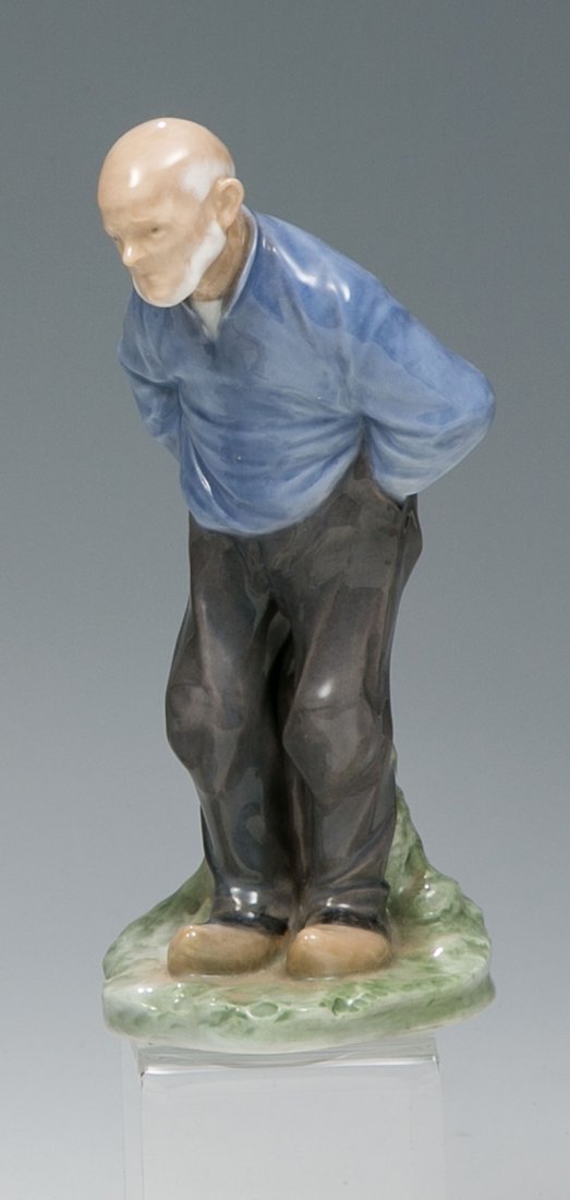 Bärtiger alter Mann: Bärtiger alter Mann Christian Thomsen (Entwurf), Royal Copenhagen (Ausführung), vor 1922 Unregelmäig geformter, naturalistisch staffierter Sockel. Bunte Unterglasurbemalung in zarten Pastelltönen.
