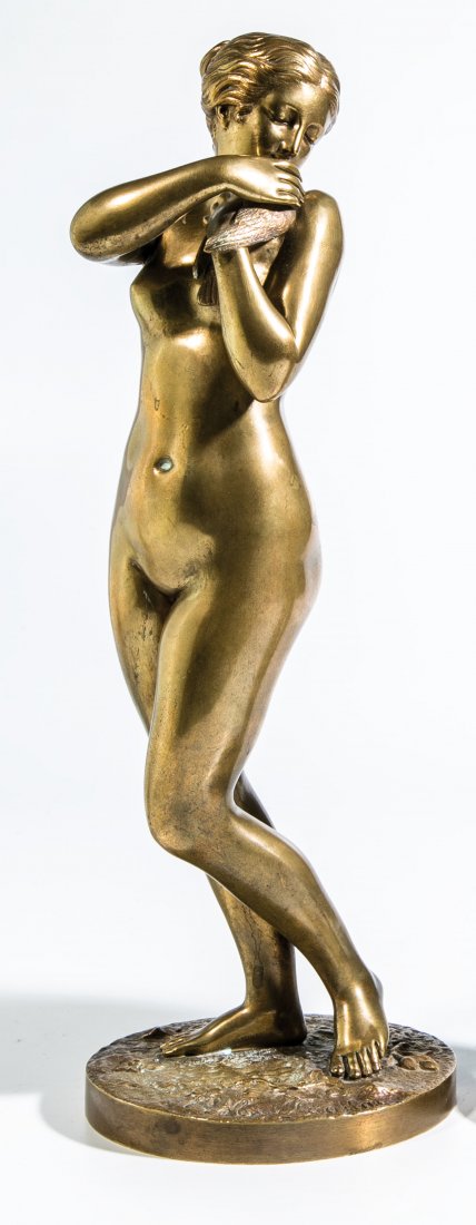 Charles Auguste Fraikin: Charles Auguste Fraikin 1817 Herentals bei Antwerpen - 1893 Schaerbeek Venus mit Taube. 1841. Bronze, golden patiniert. Auf der naturalistisch gestalteten Plinthe signiert ''C A Fraikin''. Unterhalb G