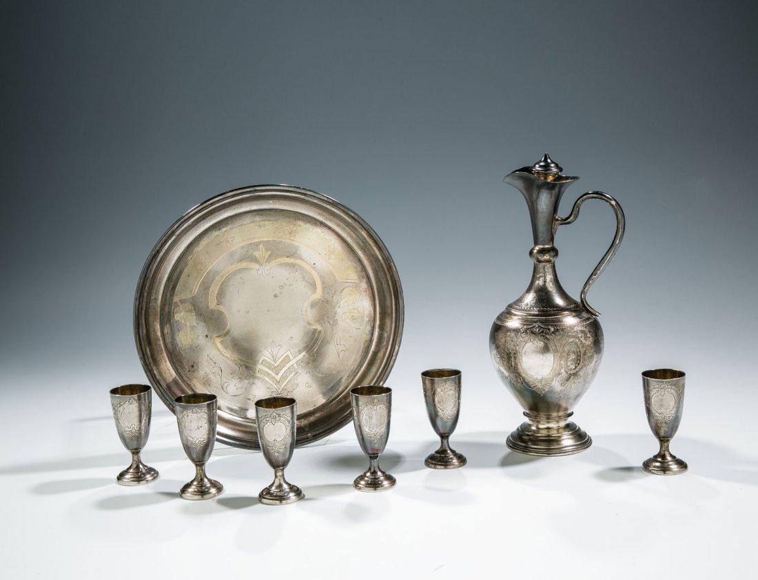 Achtteiliges Wodkaservice (1 of 1)