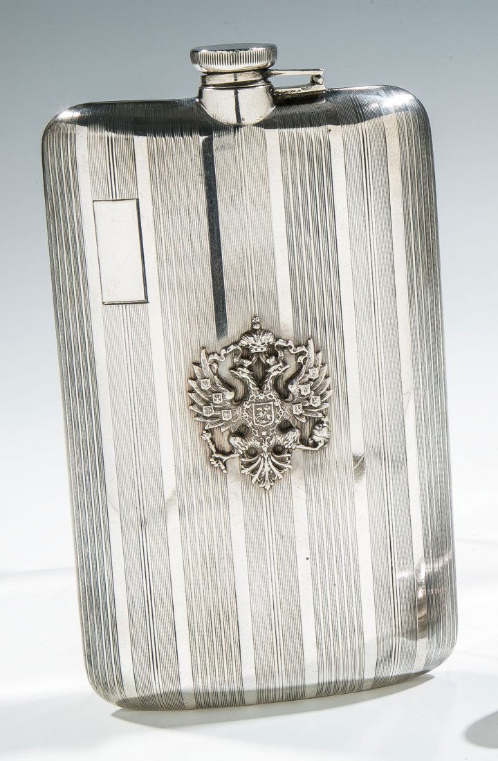 Wodkaflasche mit Doppelkopfadler (1 of 1)