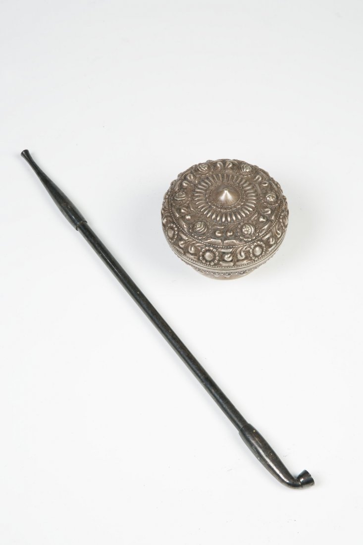 Deckeldose mit Opiumpfeife (1 of 1)