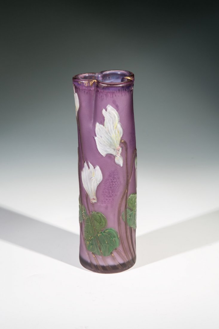 Zylindervase mit Alpenveilchen (1 of 1)