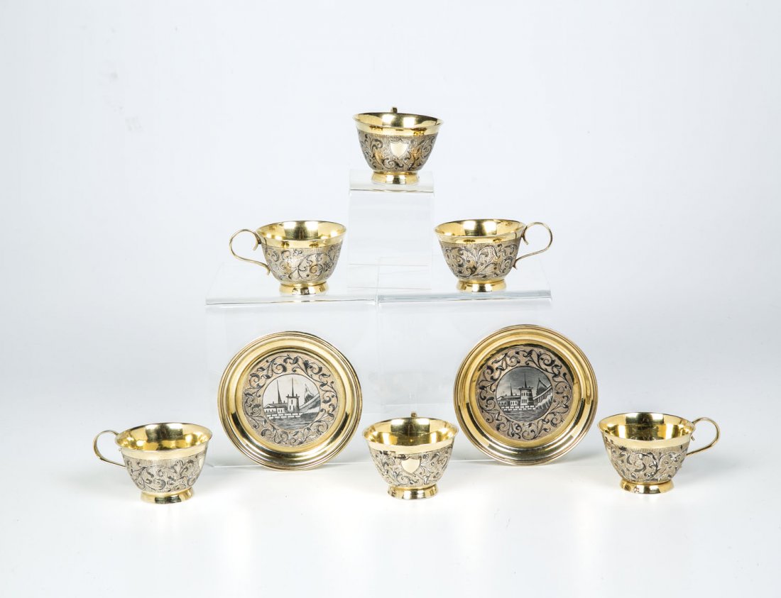 Sechs Tassen und zwei Untertassen (1 of 1)