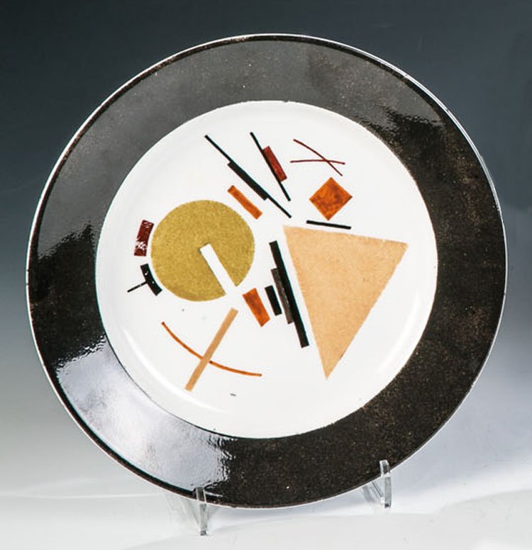 Teller mit suprematistischem Dekor (1 of 1)